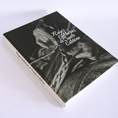 Livro – Encadernação Lombada Quadrada Impresso